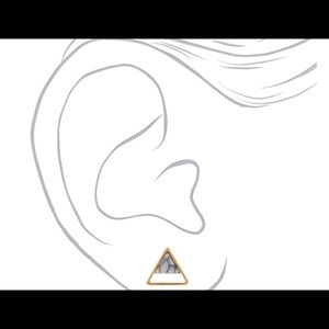 18kt gold plated marbled triangle stud earrings